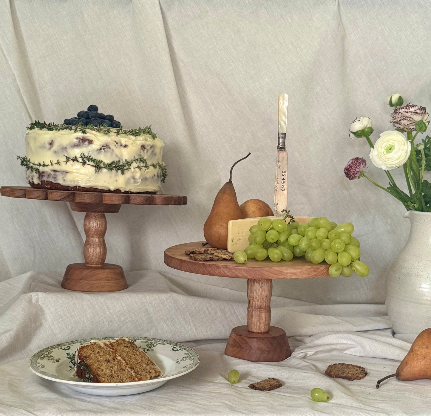 The Classic Cake Stand