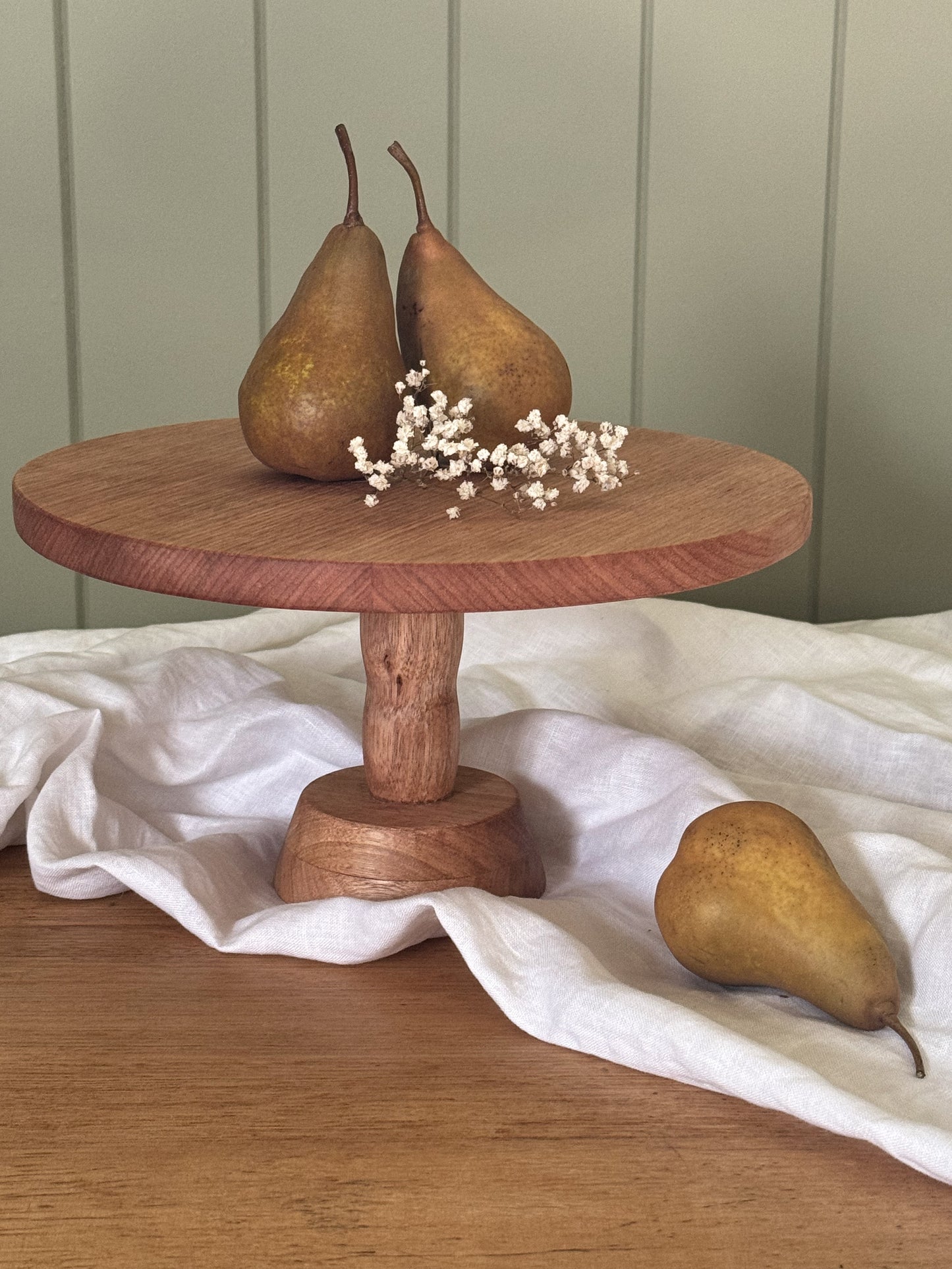 The Classic Plain Cake Stand