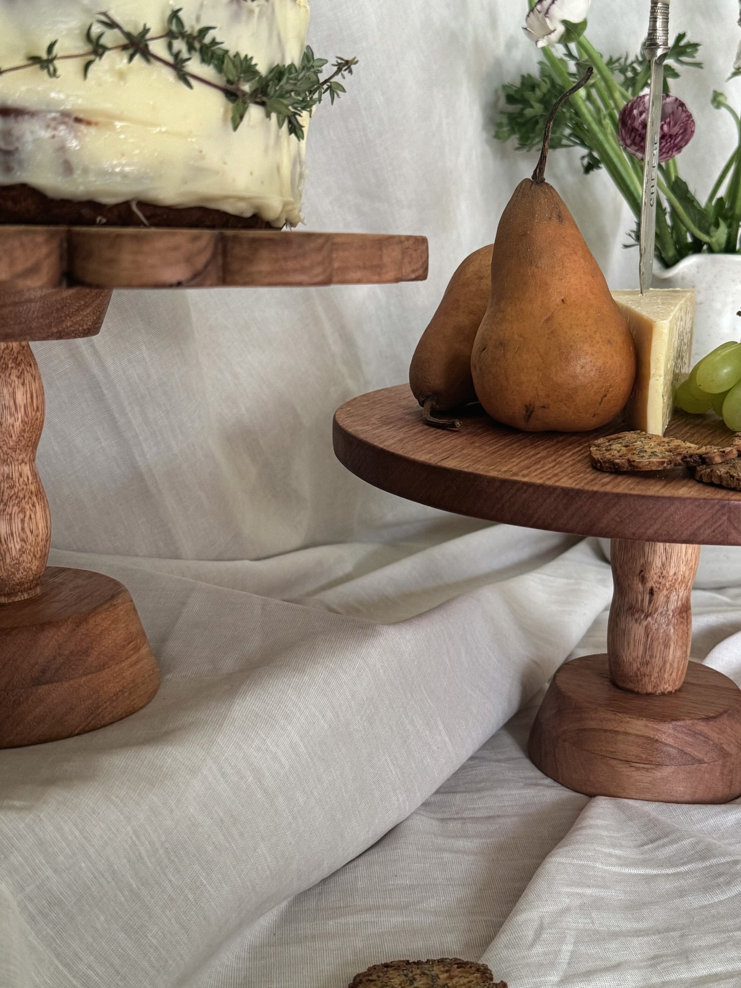 The Classic Plain Cake Stand